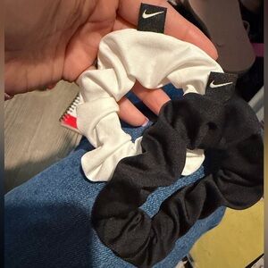 Nike Black and White Hair Scrunchies